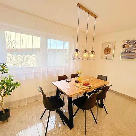 Basilisk Homes - In Bei Basel - 4 X Moderne Fewos Je 1bis2, 1bis4 Oder 1bis6 Pers Mit Küche Und Balkon Oder Terrasse - Parkplätze Vorhanden * Grenzach-Wyhlen