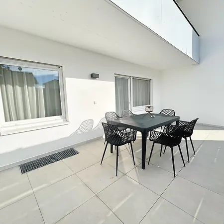 Basilisk Homes - In Bei Basel - 4 X Moderne Fewos Je 1bis2, 1bis4 Oder 1bis6 Pers Mit Kueche Und Balkon Oder Terrasse - Parkplaetze Vorhanden *