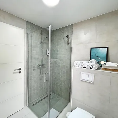 Basilisk Homes - In Bei Basel - 4 X Moderne Fewos Je 1bis2, 1bis4 Oder 1bis6 Pers Mit Küche Und Balkon Oder Terrasse - Parkplätze Vorhanden * Grenzach-Wyhlen